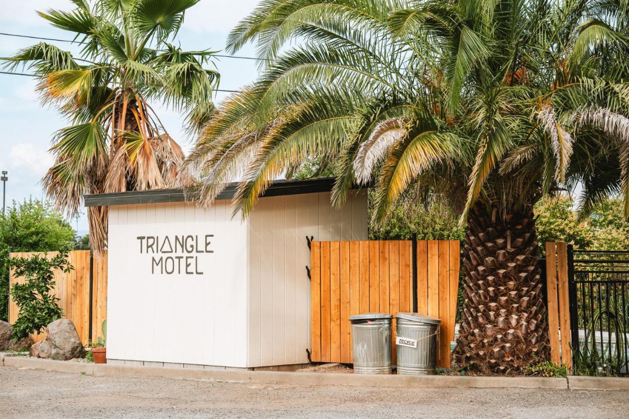 رِد بلاف Triangle Motel المظهر الخارجي الصورة