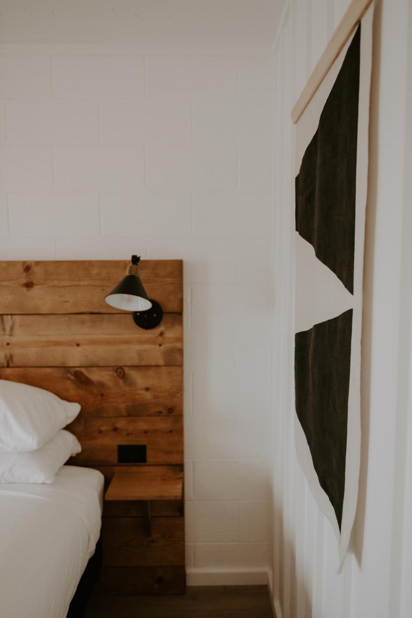 رِد بلاف Triangle Motel المظهر الخارجي الصورة