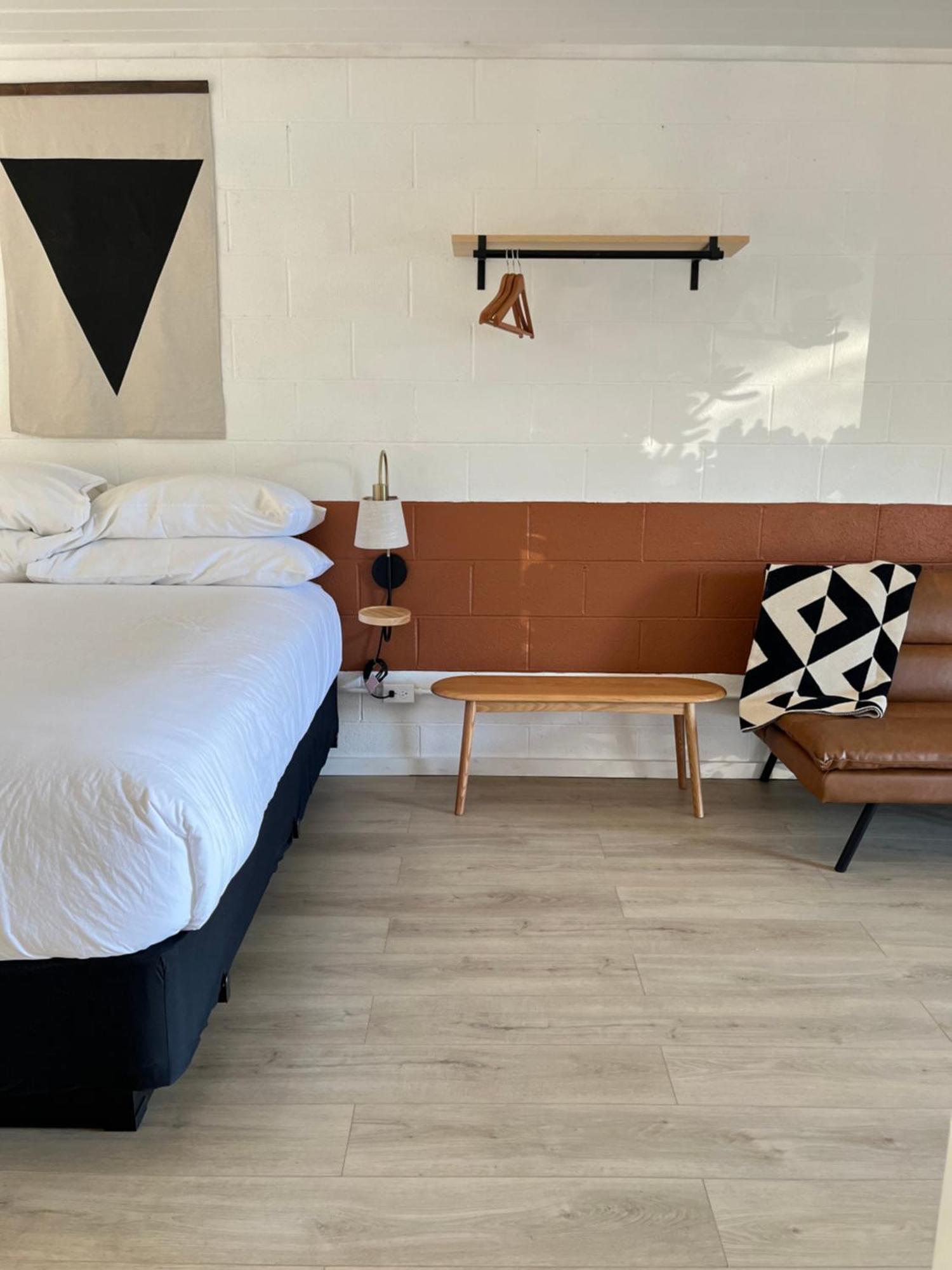 رِد بلاف Triangle Motel المظهر الخارجي الصورة